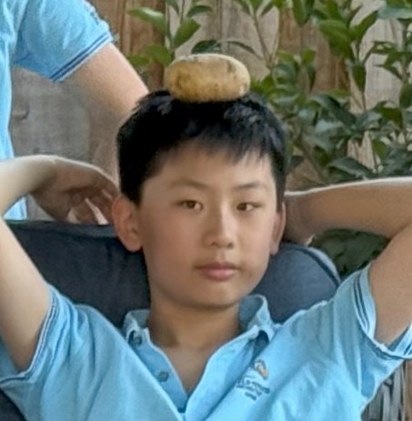 Yijian Xiao